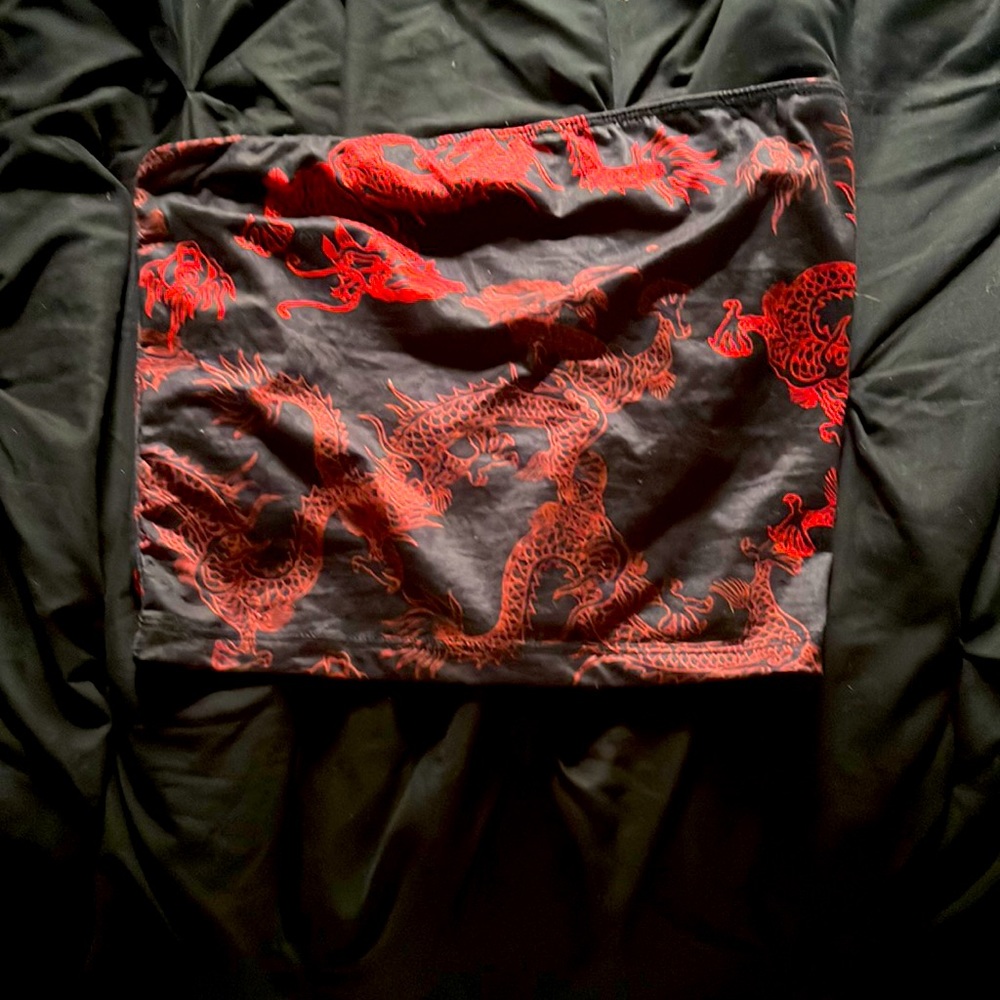 SHEIN Dragon Print Crop Top